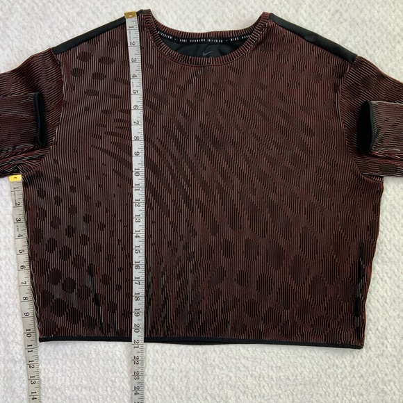 Nike Run Division Women Black Red Mid layer - Picture 13 of 14